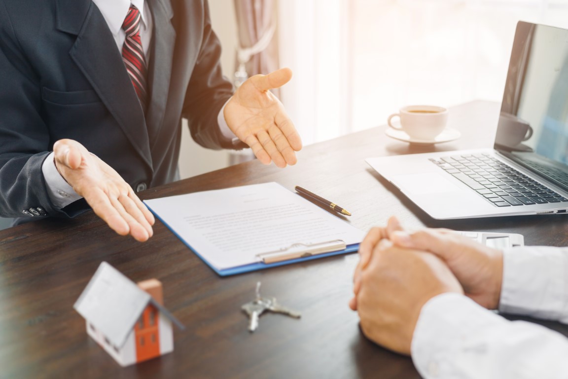 Real,Estate,Brokers,Or,Real,Estate,Agent,With,Client,Or What Is Architect Professional Liability Insurance Coverage
